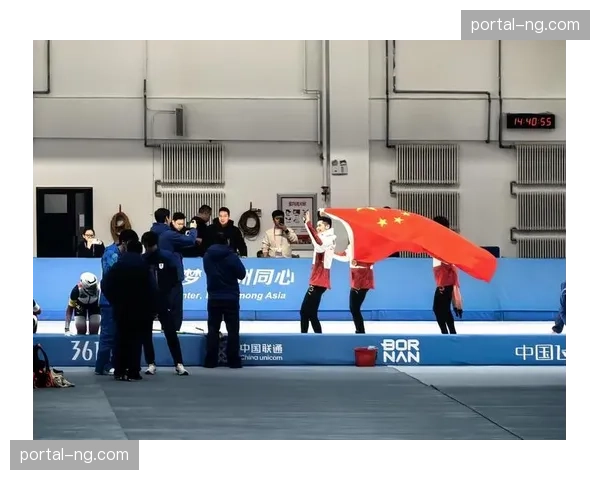 速度滑冰男子团体追逐 中国队半决赛战术保存实力